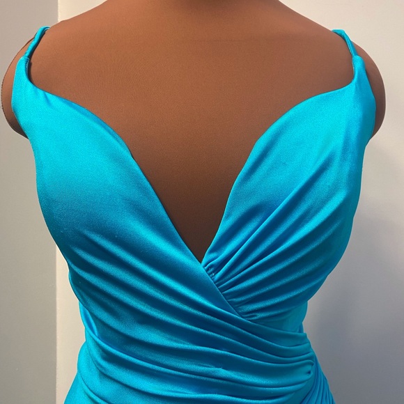 Ruched Satin Jersey dress with slit. - Picture 9 of 13
